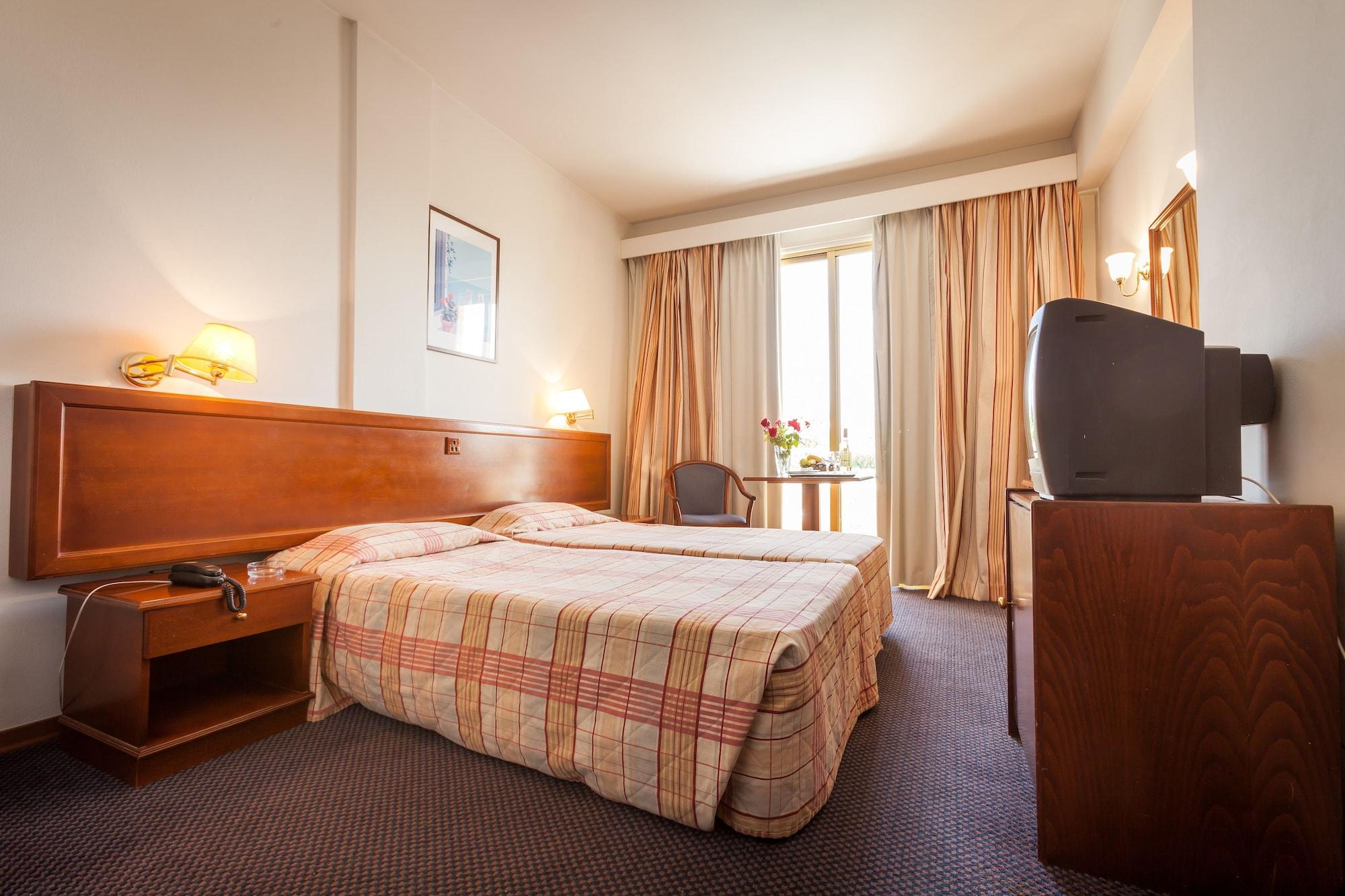 Crown Resorts Henipa Larnaca Buitenkant foto
