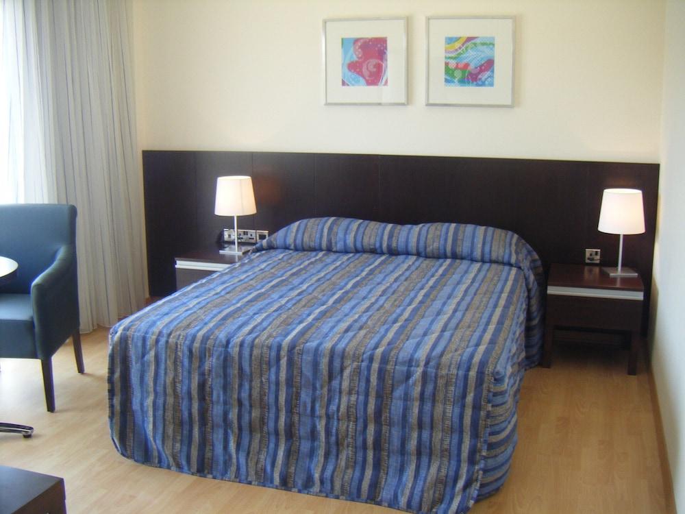 Crown Resorts Henipa Larnaca Buitenkant foto