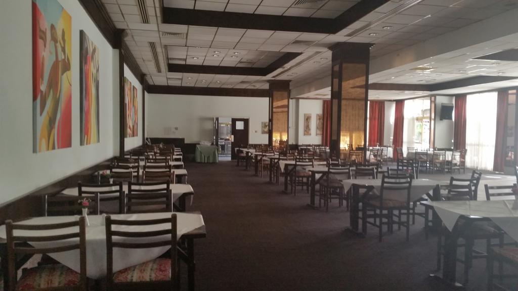 Crown Resorts Henipa Larnaca Buitenkant foto