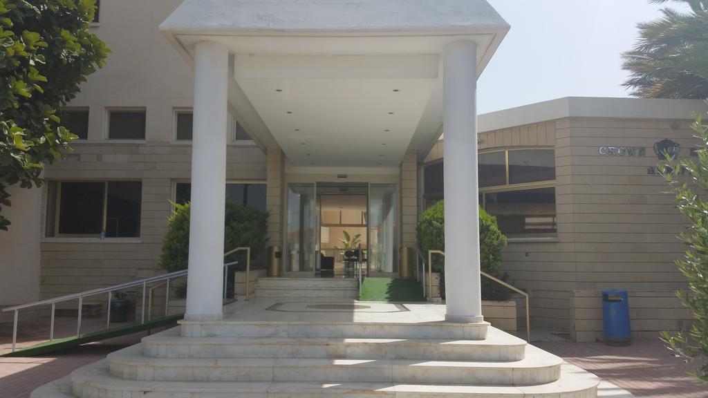 Crown Resorts Henipa Larnaca Buitenkant foto