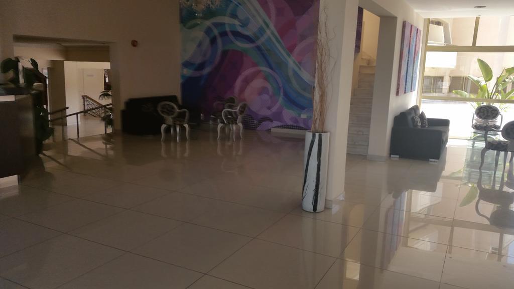 Crown Resorts Henipa Larnaca Buitenkant foto