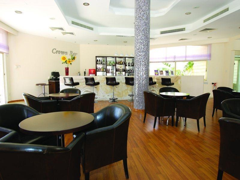 Crown Resorts Henipa Larnaca Buitenkant foto