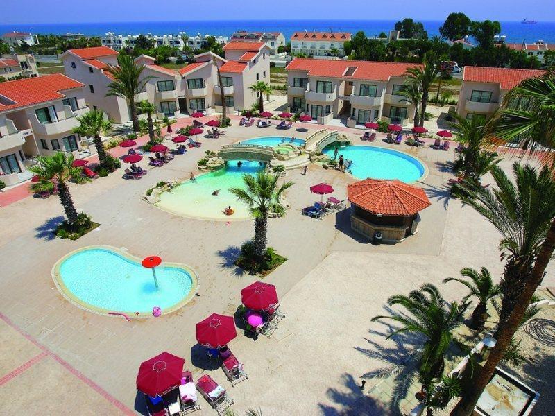 Crown Resorts Henipa Larnaca Buitenkant foto