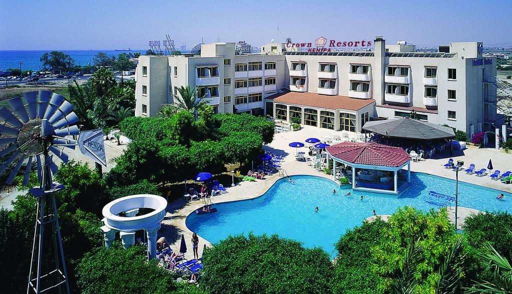 Crown Resorts Henipa Larnaca Buitenkant foto