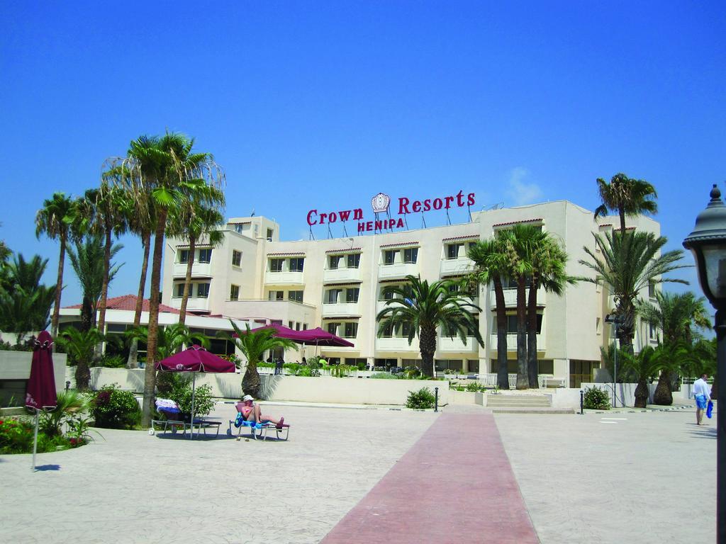Crown Resorts Henipa Larnaca Buitenkant foto