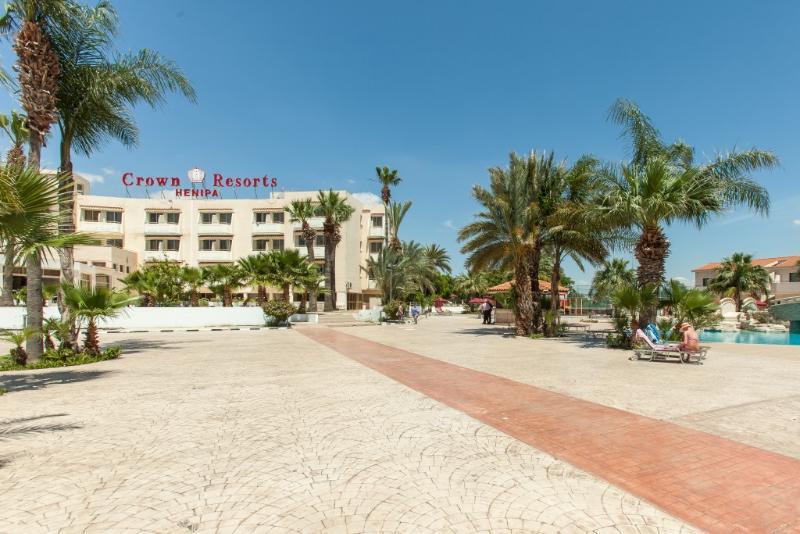 Crown Resorts Henipa Larnaca Buitenkant foto