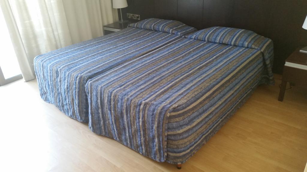 Crown Resorts Henipa Larnaca Buitenkant foto