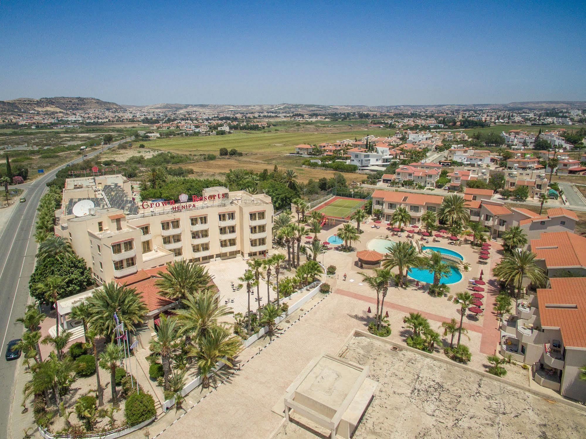 Crown Resorts Henipa Larnaca Buitenkant foto